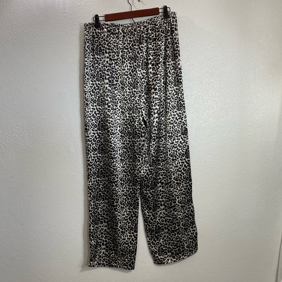 Pink K satin leopard print pajama set size L - Picture 7 of 9